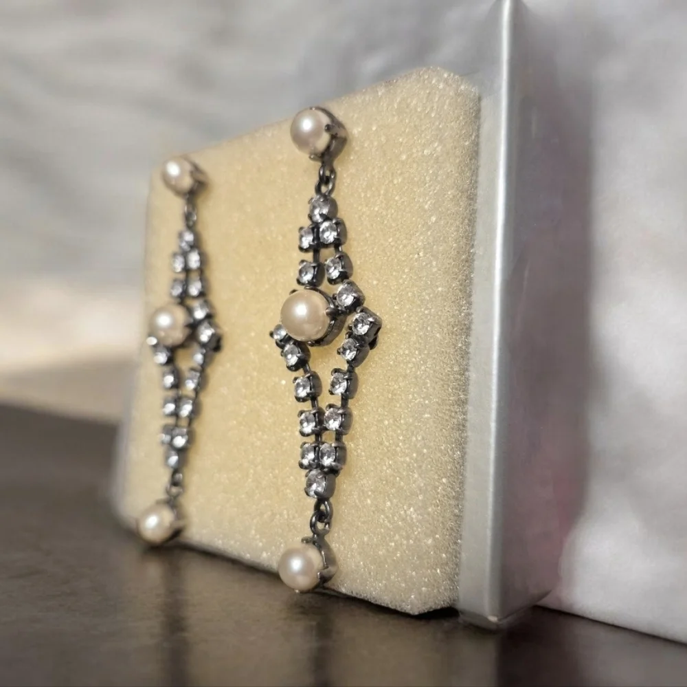 Dior Vintage Crystal & Pearl Earrings EUC - Picture 5 of 9